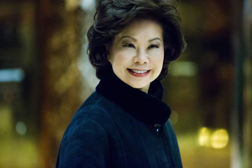 Elaine Chao será secretaria de Transporte del gobierno de Donald Trump.