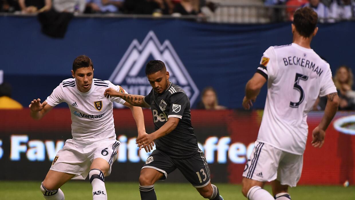 With goals from Techera and Blondell, Vancouver corrects its course by defeating Real Lake Lake.