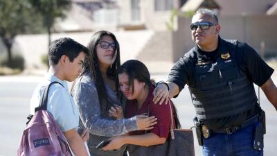 Dos estudiantes murieron baleadas en escuela de Arizona APTOPIX%20Arizon...