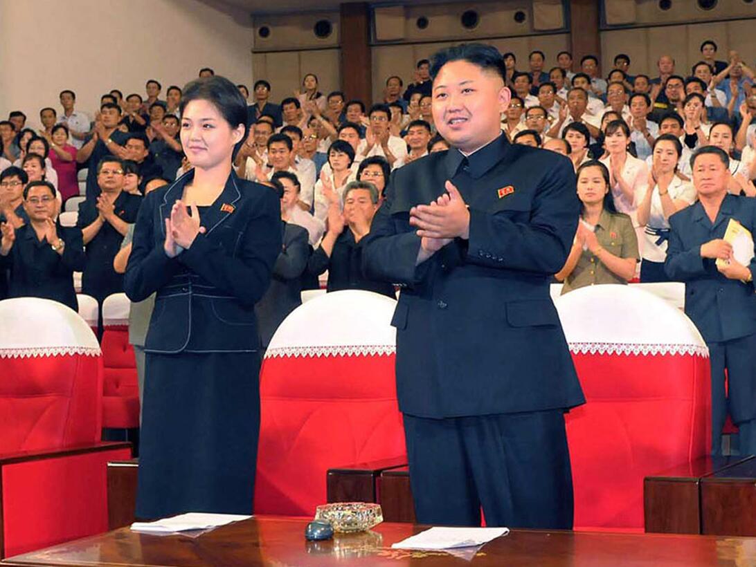 Kim Jong Un y esposa