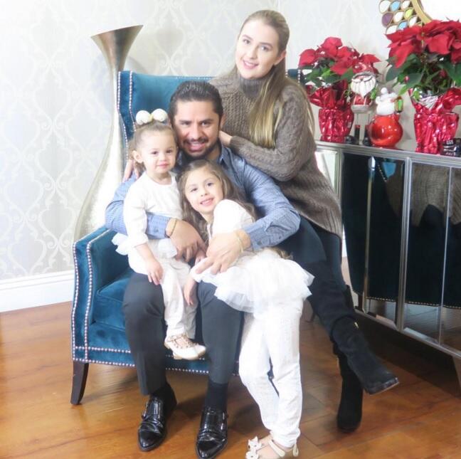 Fotos De La Familia De Larry Hernandez | larry hern 225 ndez celebr 243 en familia la llegada del 2016 Fotos De La Familia De Larry Hernandez | larry hern 225 ndez celebr 243 en familia la llegada del 2016