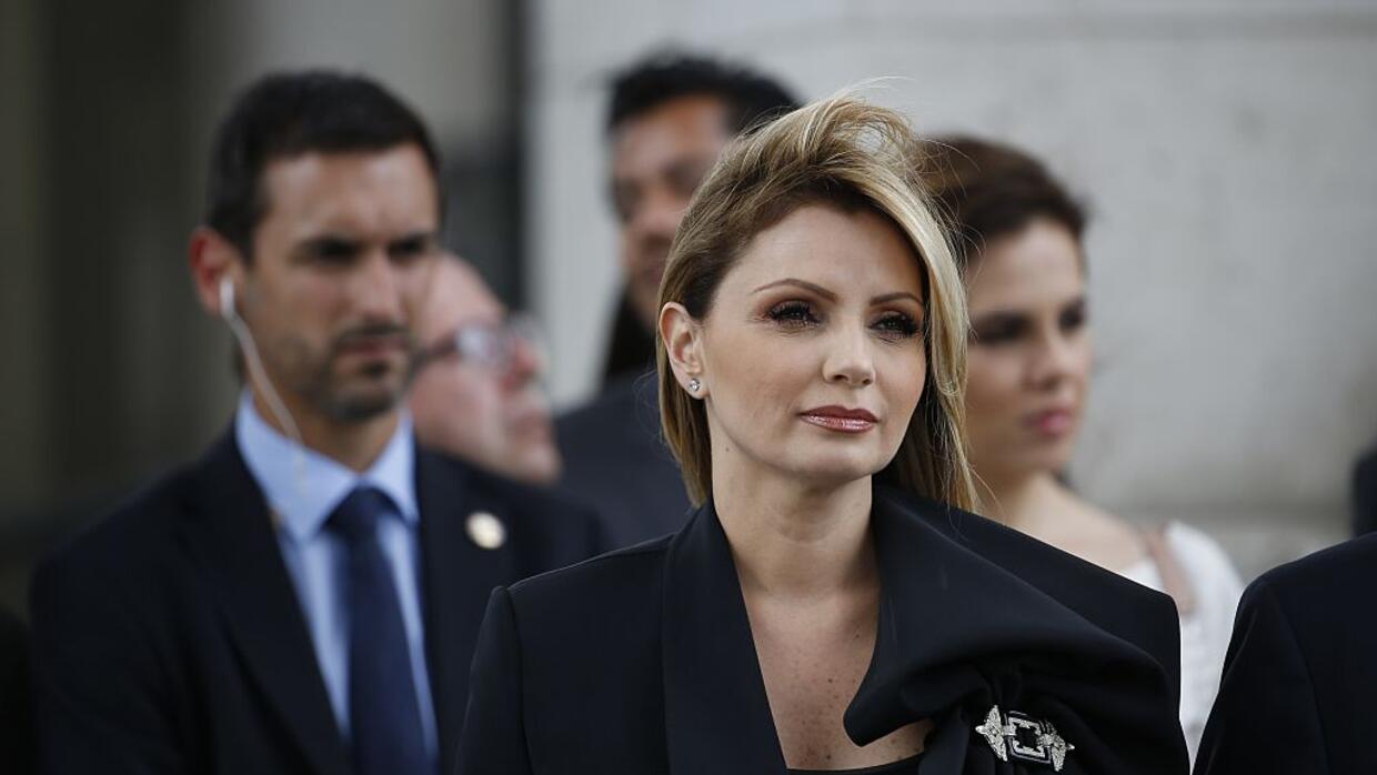 La primera dama Angélica Rivera en una ceremonia por el Día de la Bastil...