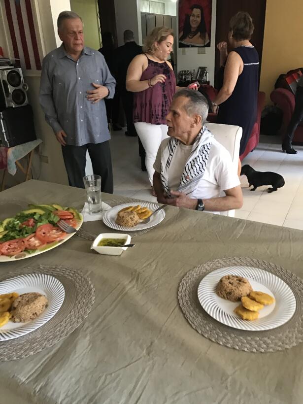 Las primeras imágenes de Oscar López al salir de prisión después de 35 a...