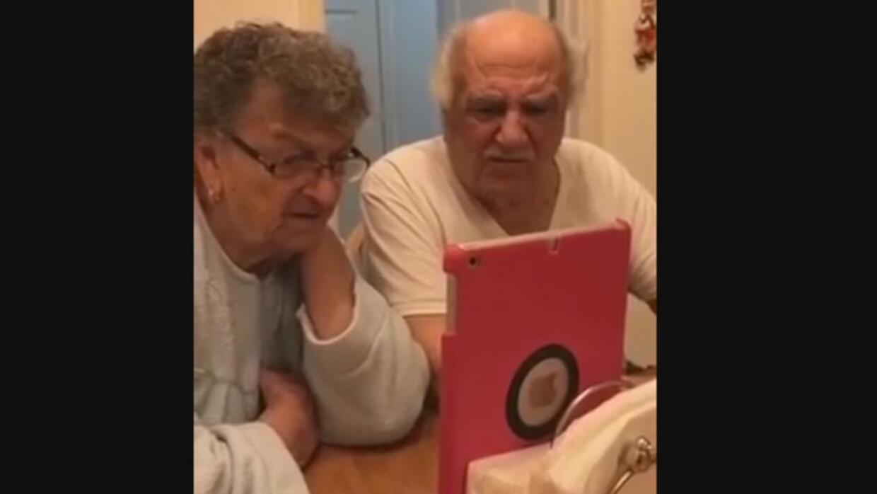El peligro de hacer una llamada de FaceTime con abuelos sobreprotectores