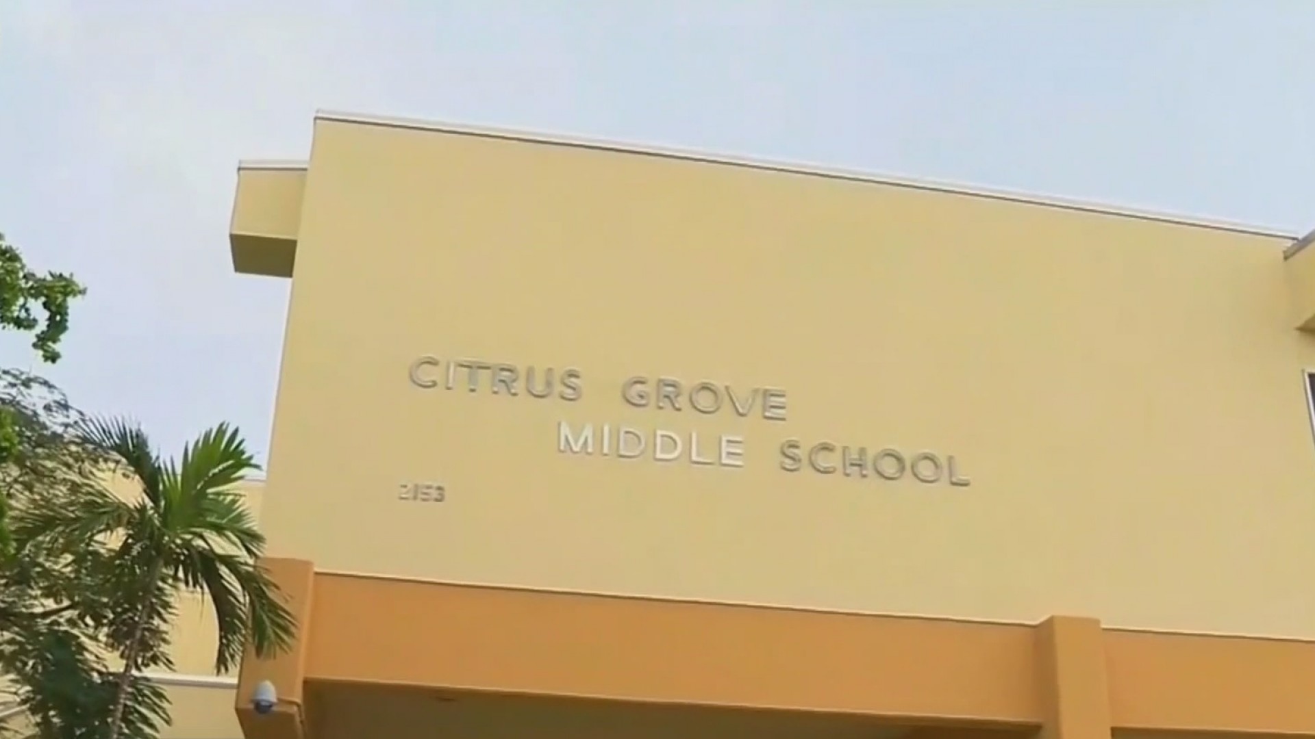 Pelea afuera de Citrus Grove Middle School deja a un alumno en el