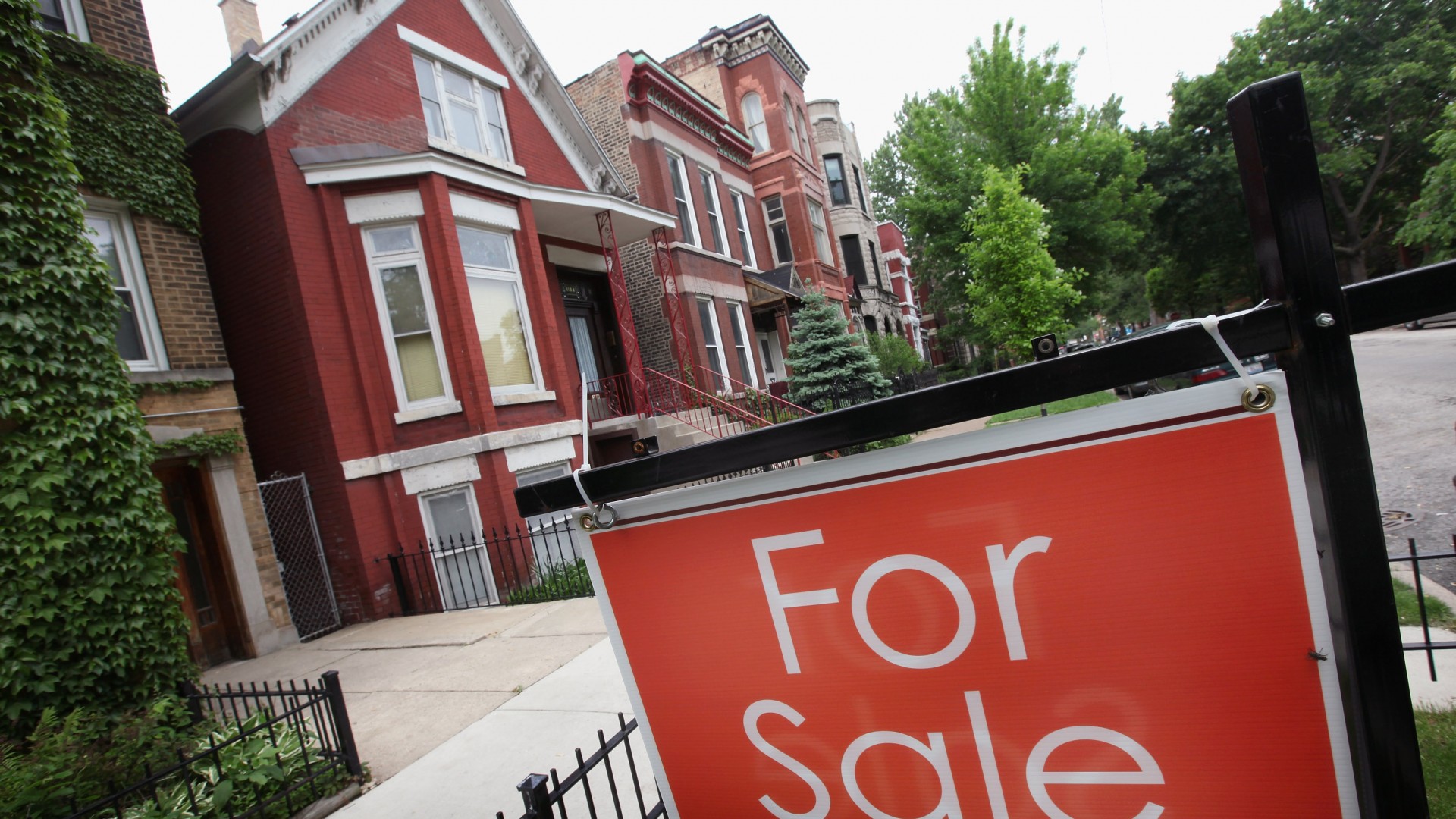 Debaten sobre el control de renta en Chicago y sus alrededores en una