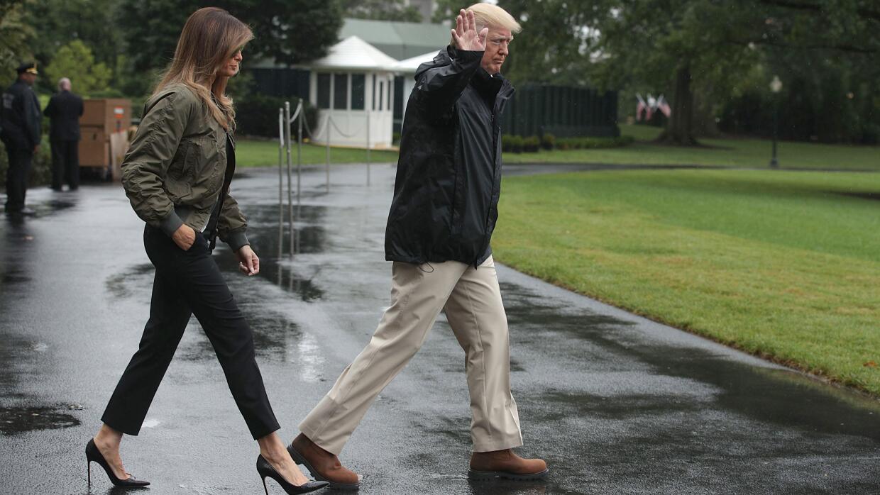 Así se visitó Melania Trump para ir el martes pasado al primer viaje que...