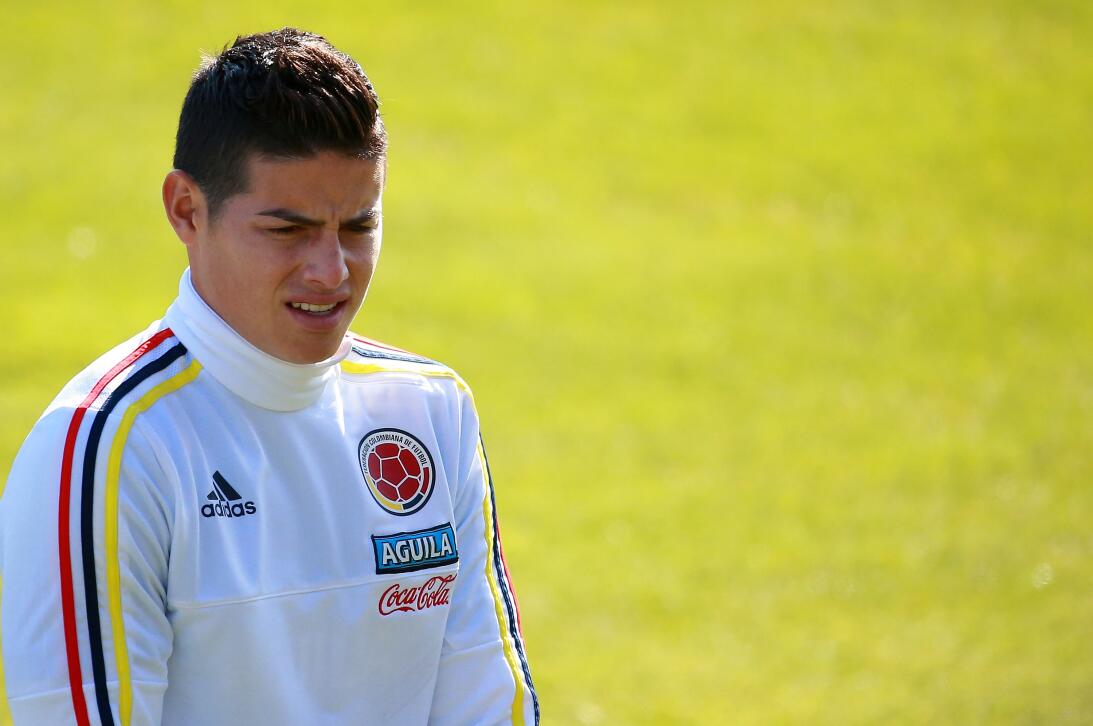 El dedo del medio de James y otras discusiones del fútbol con la prensa...