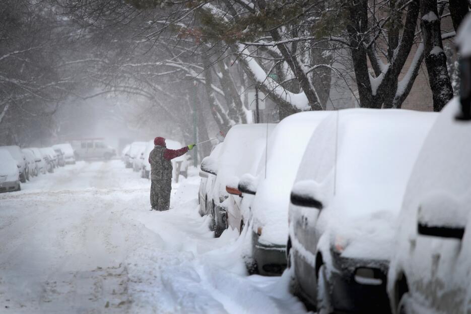 Chicago está bajo la nieve y espera más precipitaciones durante el fin d...