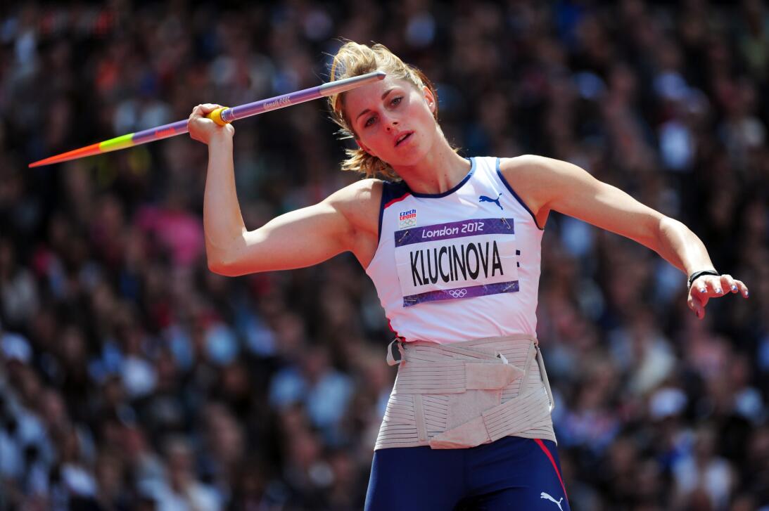 Eliska Klucinova, la sexy atleta que se cambió de ropa interior frente a...