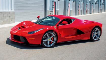 <h3 class="cms-h3-H3">Ferrari LaFerrari Coupe 2015 vendido por 3,305,000 dólares</h3>