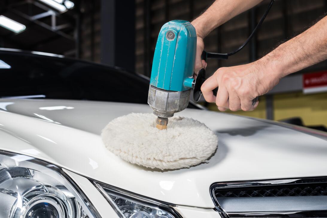 Seis pasos fáciles para pulir tu carro como un profesional Univision