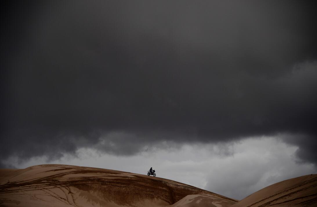 Las 20 postales de paisajes durante la dura competencia en el Rally Daka...