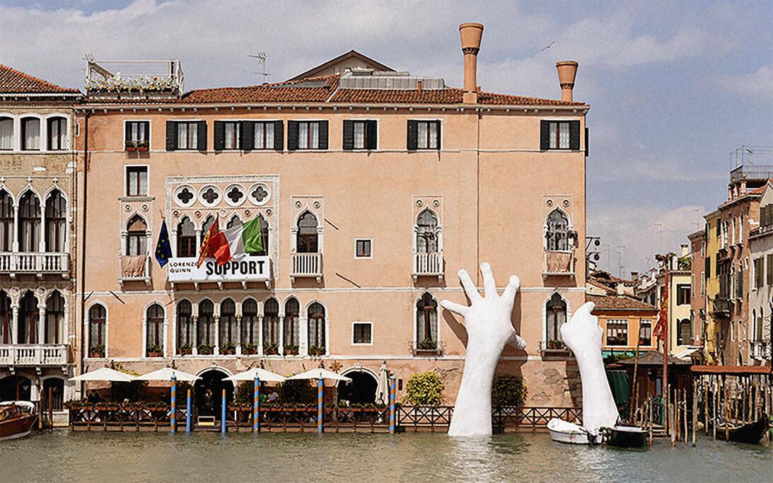 Manos en Venecia