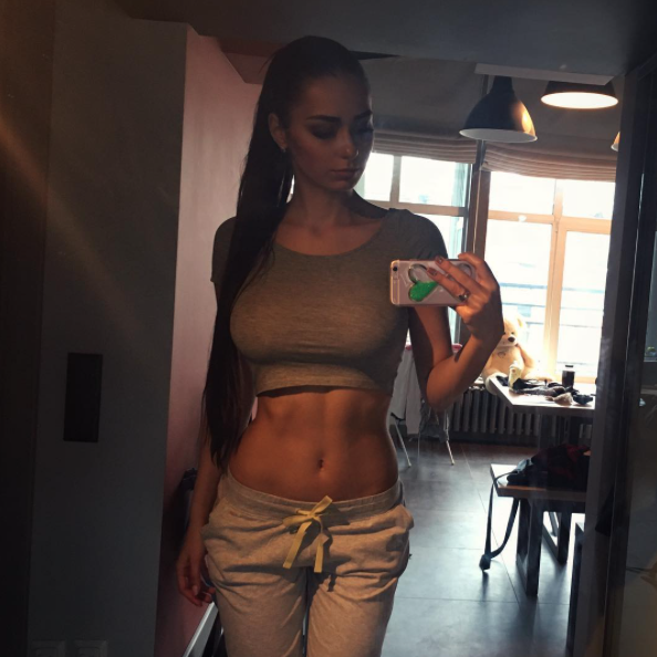 Helga Lovekaty es una espectacular actriz y modelo rusa, a quien se le h...