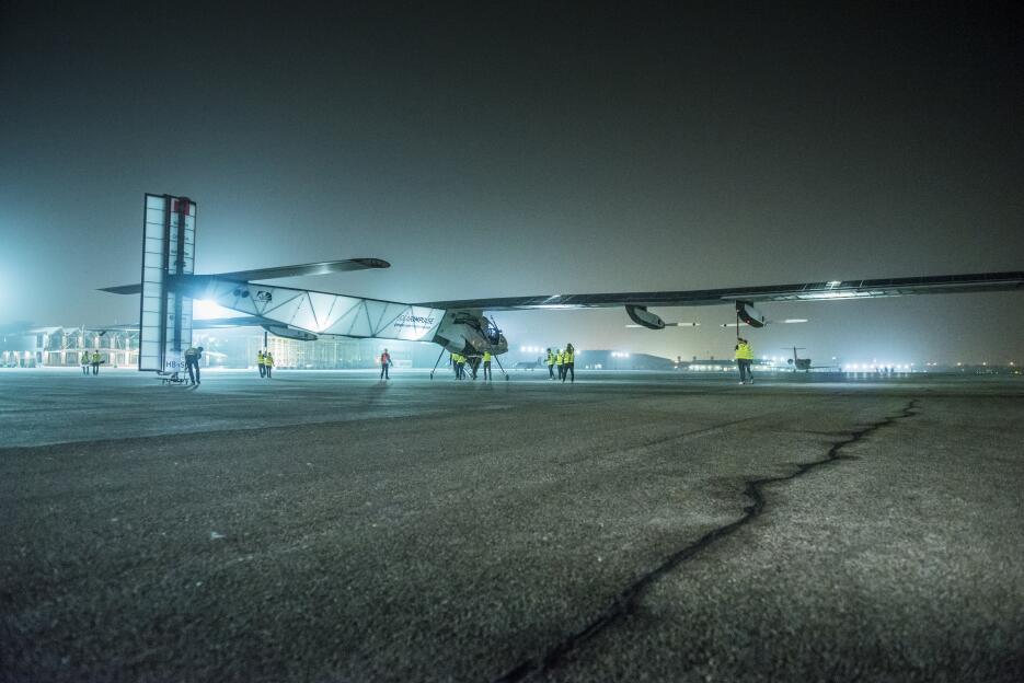 Etapa 1: Abu Dhabi-Mascate. El viaje alrededor del mundo del avión Solar...