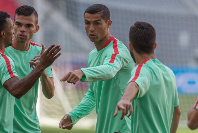 Portugal tuvo su última práctica antes de jugar contra el 'Tri' en Kazán...