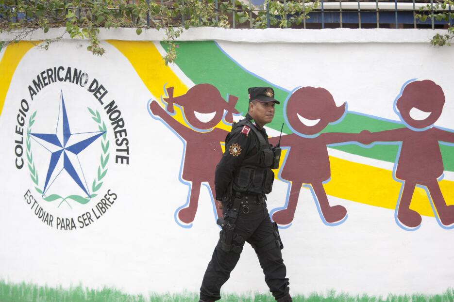El gobierno mexicano ha pedido no difundir del tiroteo por respeto a las...