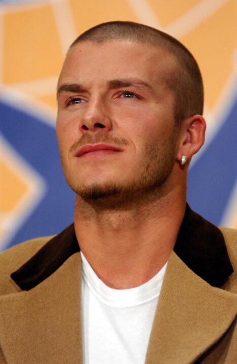 Innovador en peinados, imponente por sus tatuajes y fashionista por su r...