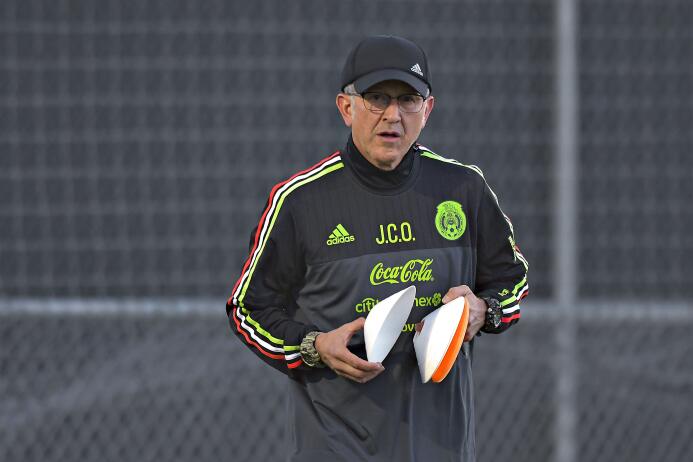 Osorio completó 18 partidos dirigiendo a México con saldo a favor 201702...