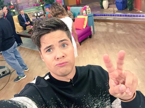 Despierta con los talentos en sus redes sociales