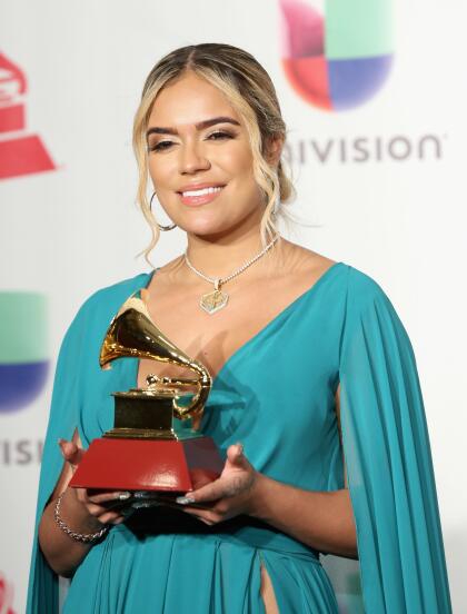 <b>KAROL G</b> - Mejor Nuevo Artista.