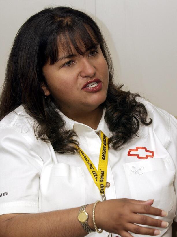 univision contigo ingenieros nascar