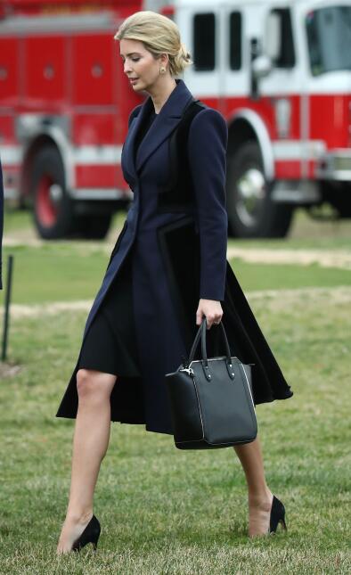 Lo que dice la ropa de Ivanka Trump desde que su padre se hizo president...