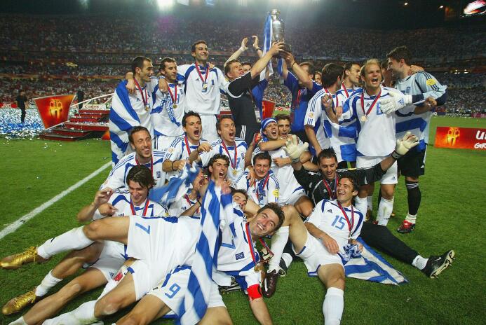 Cuando Grecia tocó el cielo en la Eurocopa de Portugal 2004 gettyimages-...
