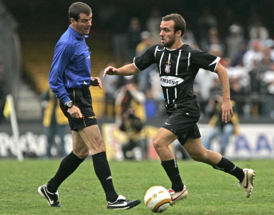 Jugador de Juventus y Brasil confiesa amaño de partidos ap-050907026491.jpg