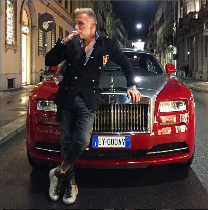 Gianluca Vacchi no paga y se queda sin yate, villas y campo de golf Scre...