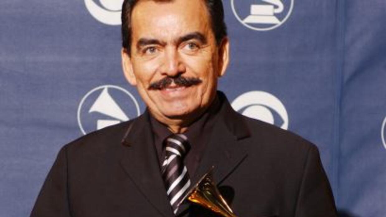 Joan Sebastian lloró la muerte de sus hijos Univision