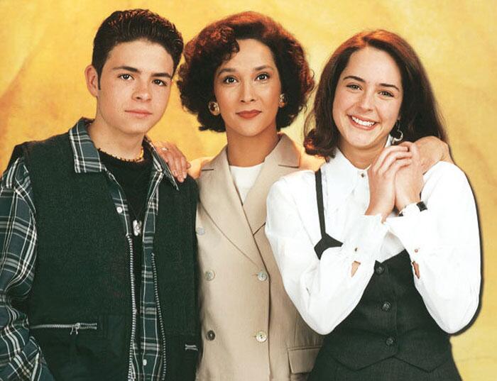 El elenco de 'Agujetas de color de rosa' tuvo reencuentro, así lucen ahora Univision El elenco de 'Agujetas de color de rosa' tuvo reencuentro, así lucen ahora Univision