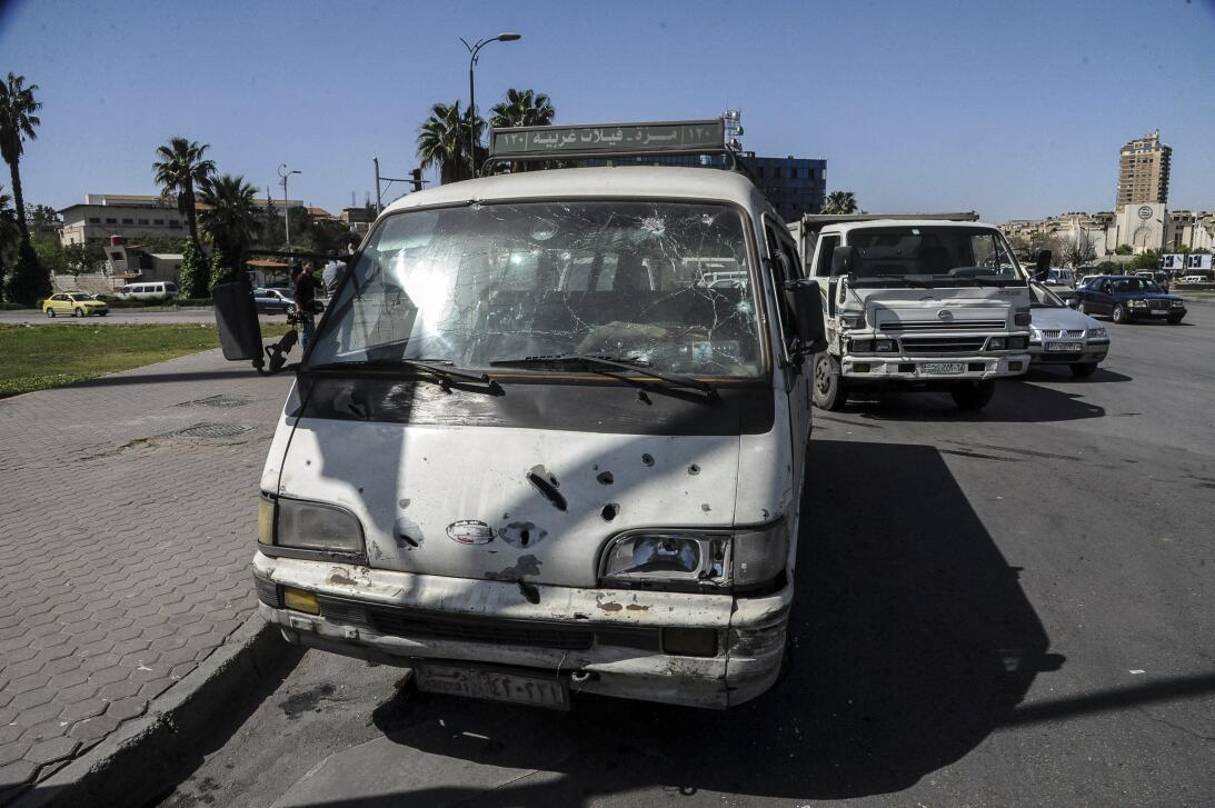 Después del ataque químico, el área circundante fue bombardeada, lo que...