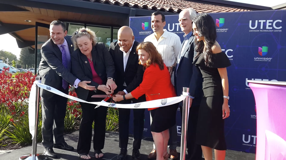 La ceremonia de inauguración de UTEC en California.