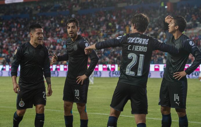 Finalmente las Chivas aprendieron a ganar y lo hicieron ante Pachuca 201...
