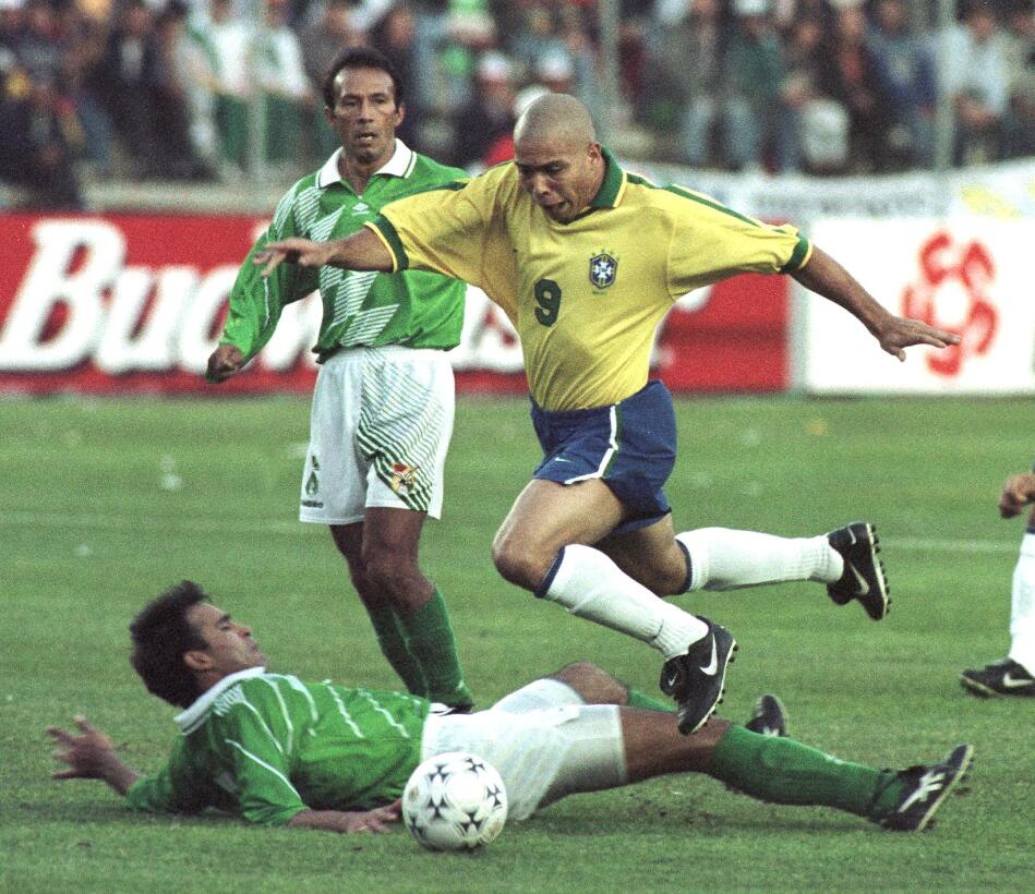 Futbolistas latinoamericanos ganadores en la historia del Balón de Oro R...