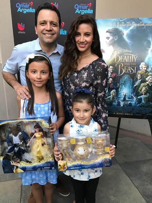 Omar y Argelia se fueron a ver 'Beauty and the Beast' antes que nadie Fi...