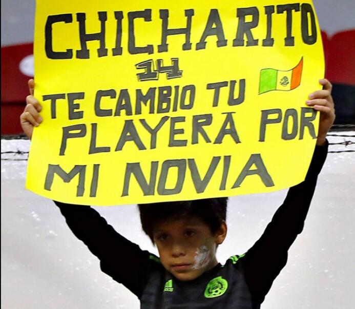 Los aficionados se dieron cita en el Azteca para apoyar al Tri y a la ’...