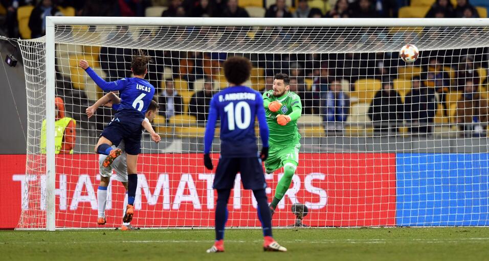 Entre actos de violencia, el Marsella derrota a Athletic Club y avanza a...