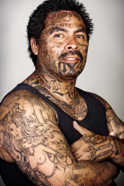 ¿Y si estos ex pandilleros pudieran borrarse los tatuajes de la cara? 1-...