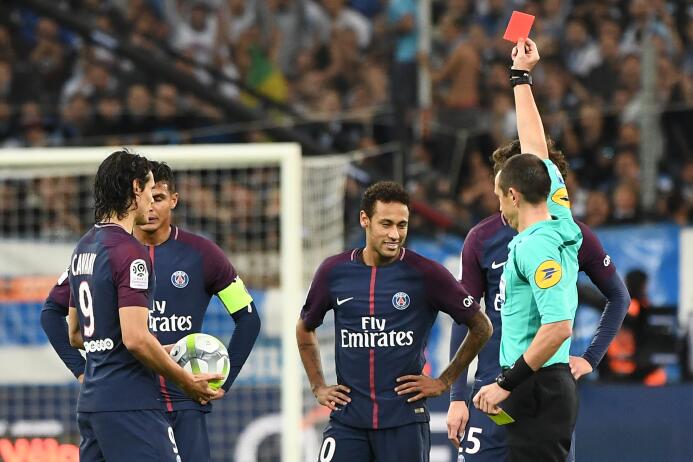Primera roja del fichaje más caro del mundo: Neymar en su expulsión con...