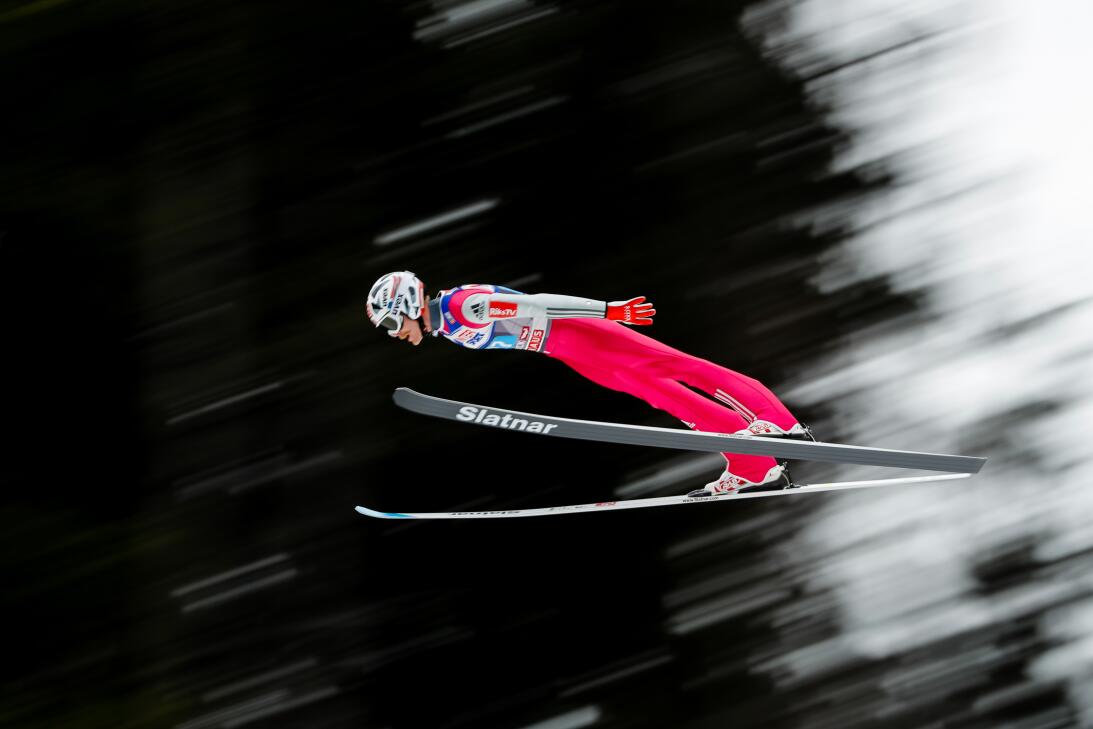 Espectáculo en el aire en la Copa Mundo de esquí en Austria GettyImages-...