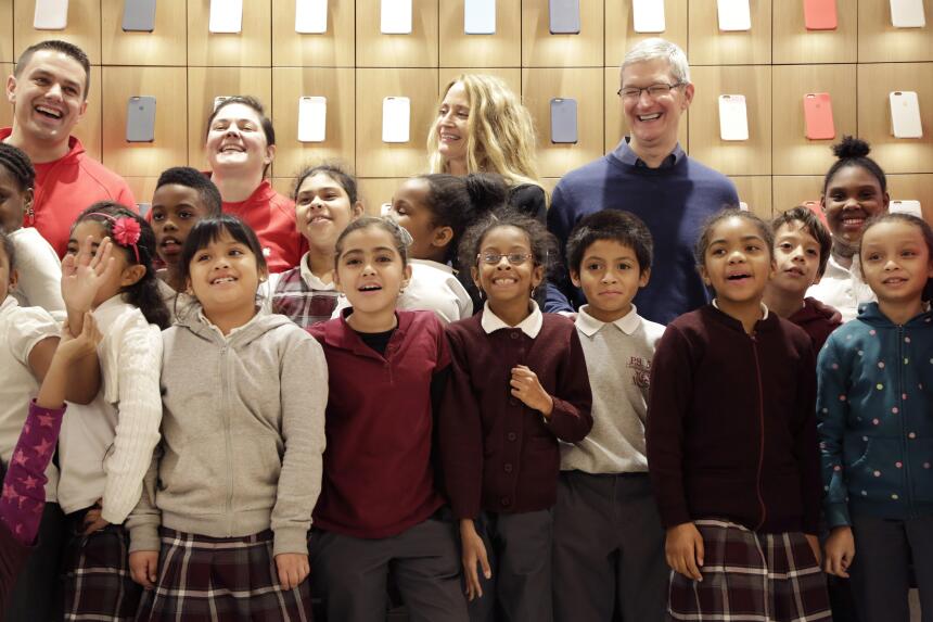 Microsoft y Apple promueven la programación de computadoras en Hour of Code