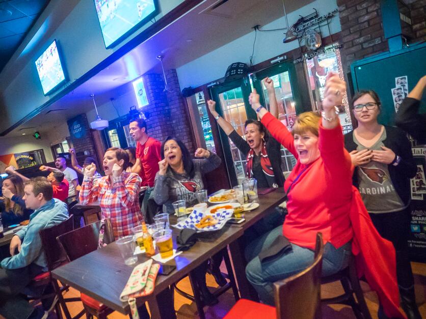 Antes del duelo por la derrota, los fans estaban de fiesta en el Valle