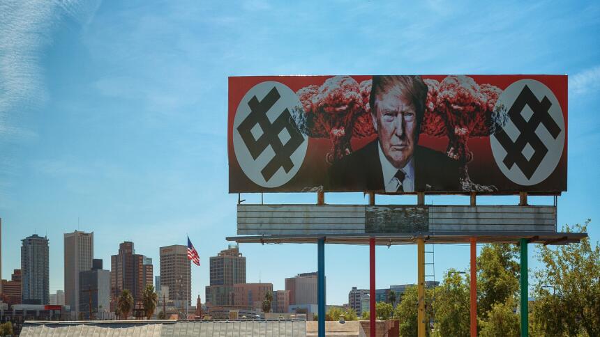 Valla publicitaria Anti Trump en Phoenix, Arizona.