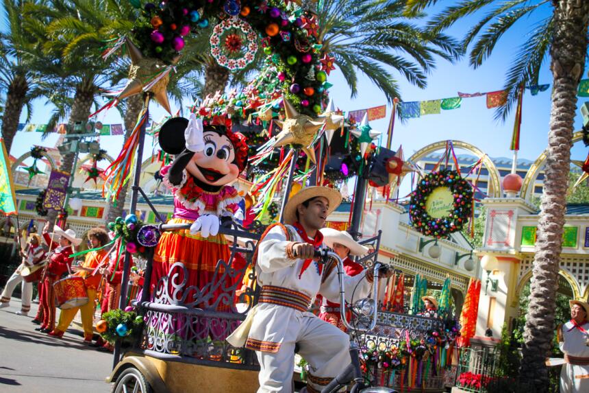 #DisneylandHolidays