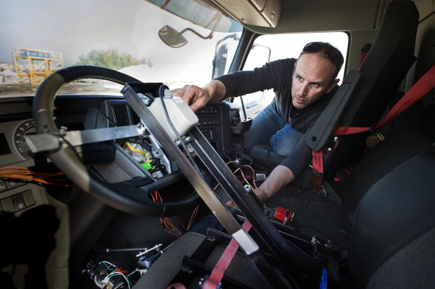 El Volvo FMX controlado por una niña de 4 años