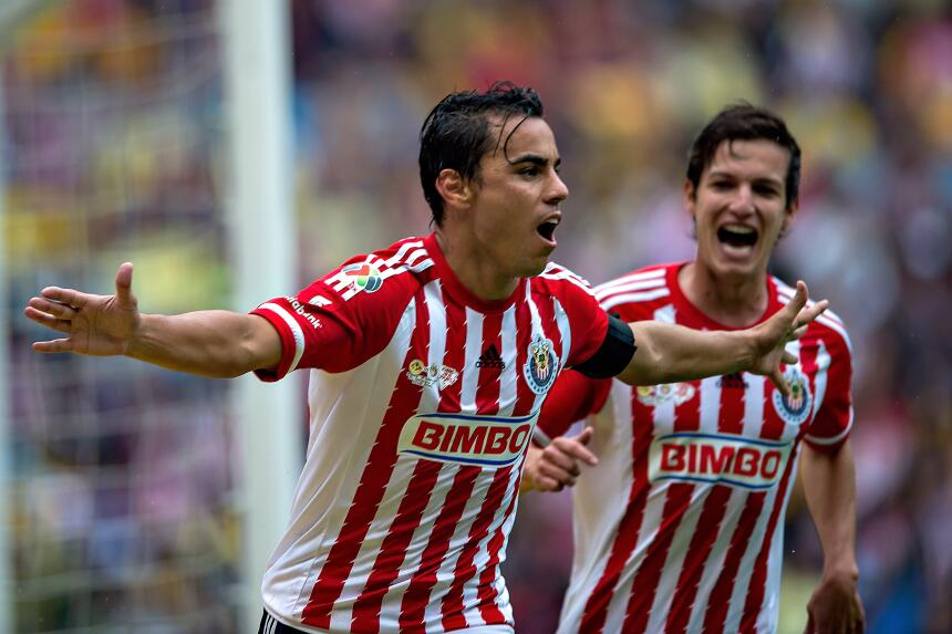 Omar Bravo, el motor del resurgir chiva
