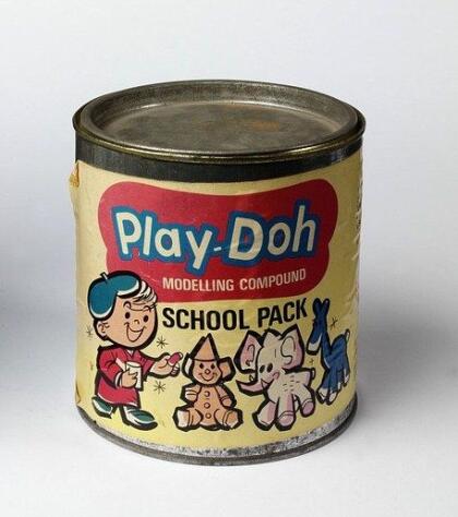 <b>Play-Doh. </b>Joe McVicker inventÃ³ la plastilina por accidente. Hoy es un clÃ¡sico que se vende en todos los colores y formas posibles.<b> </b>
